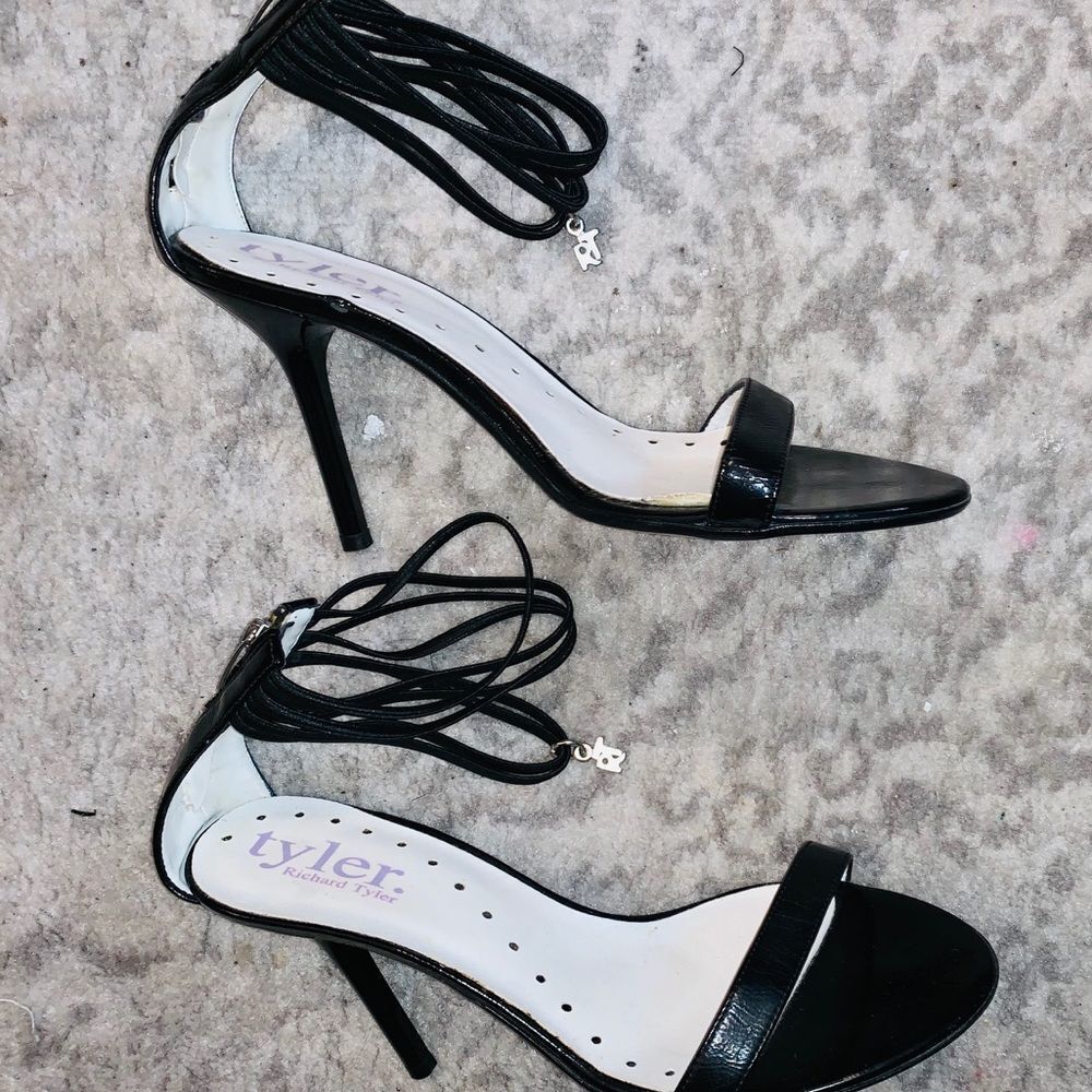 Vintage Richard Tyler Black Strappy Sandal/Heels.